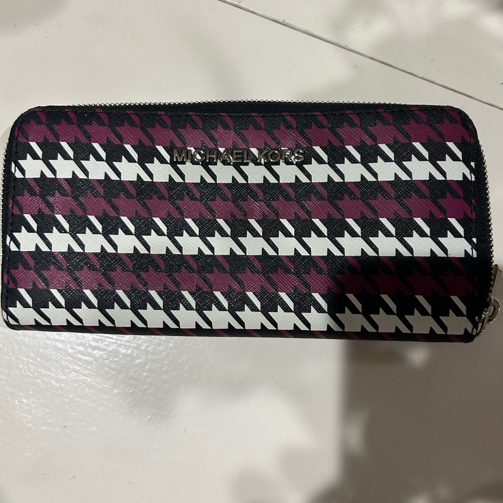 Michael Kors Black and Purple Houndstooth Wallet